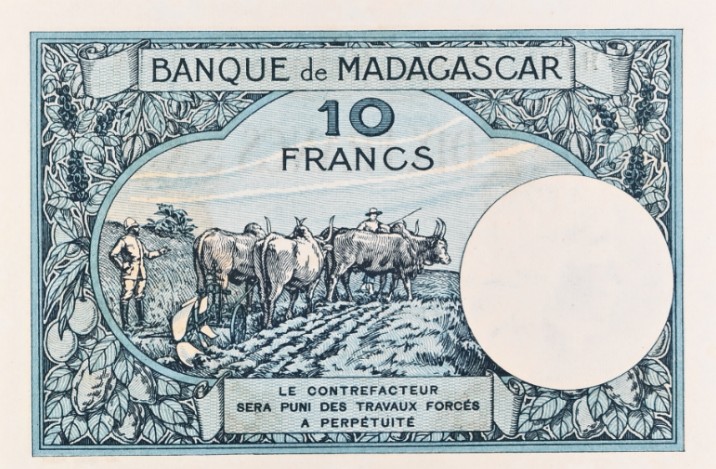 МАДАГАСКАР 10 ФРАНКОВ (PMG -GRADE 63) мини 4